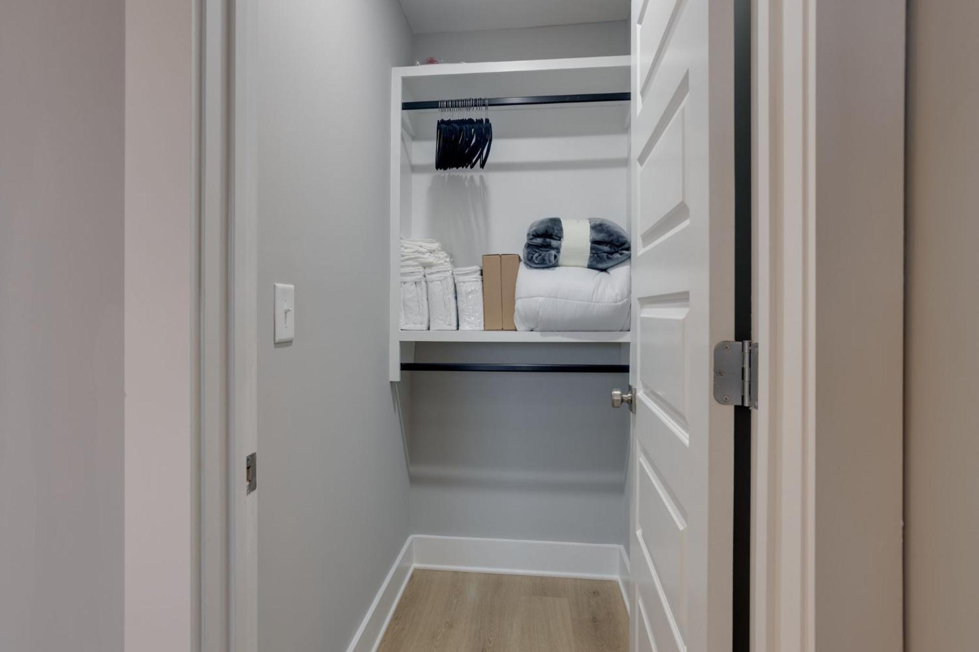Modern Townhome, 10Min To Downtown! 8Min To Grand Ole Opry! Sleeps 8! Nashville Eksteriør bilde