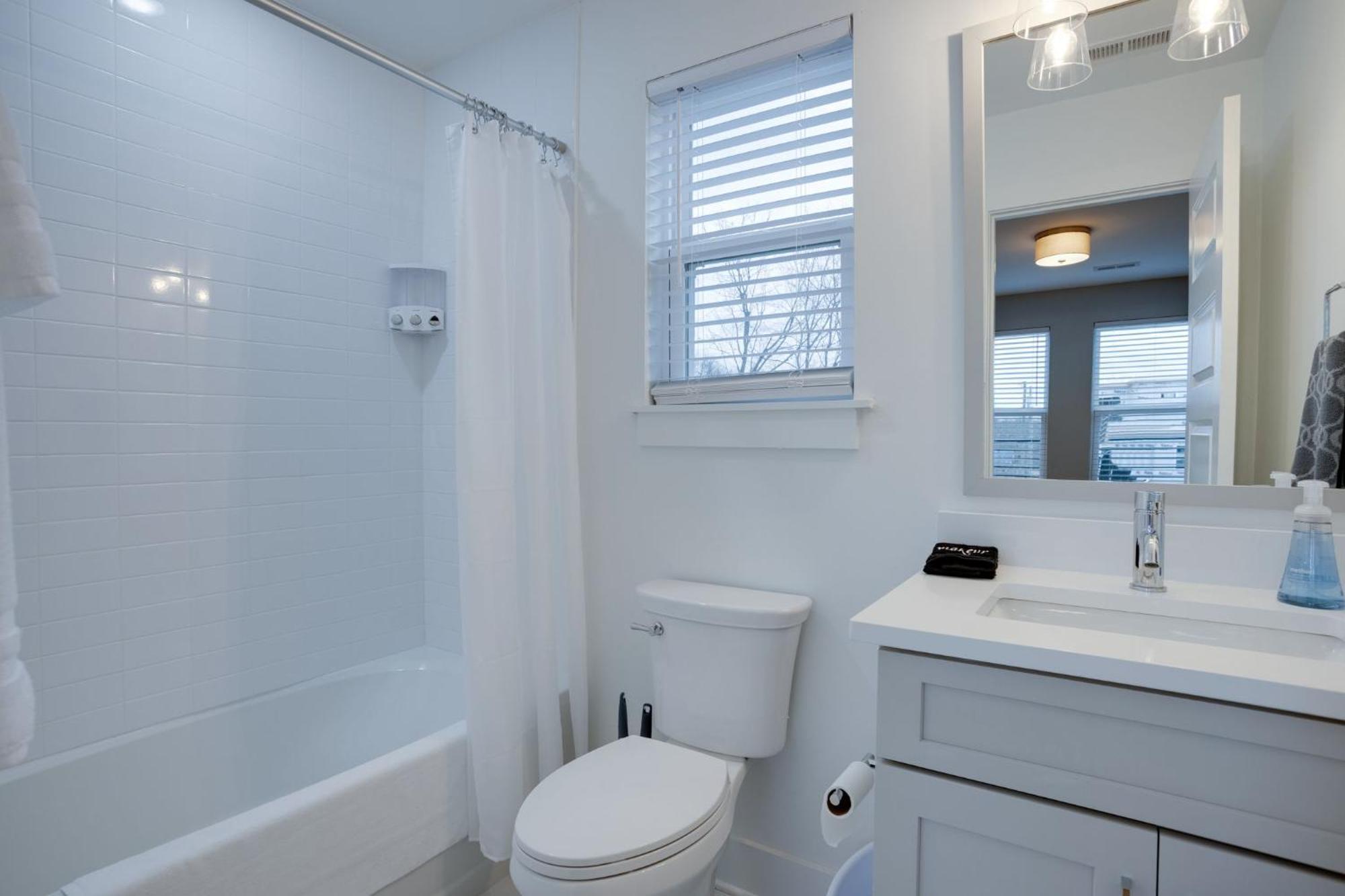 Modern Townhome, 10Min To Downtown! 8Min To Grand Ole Opry! Sleeps 8! Nashville Eksteriør bilde