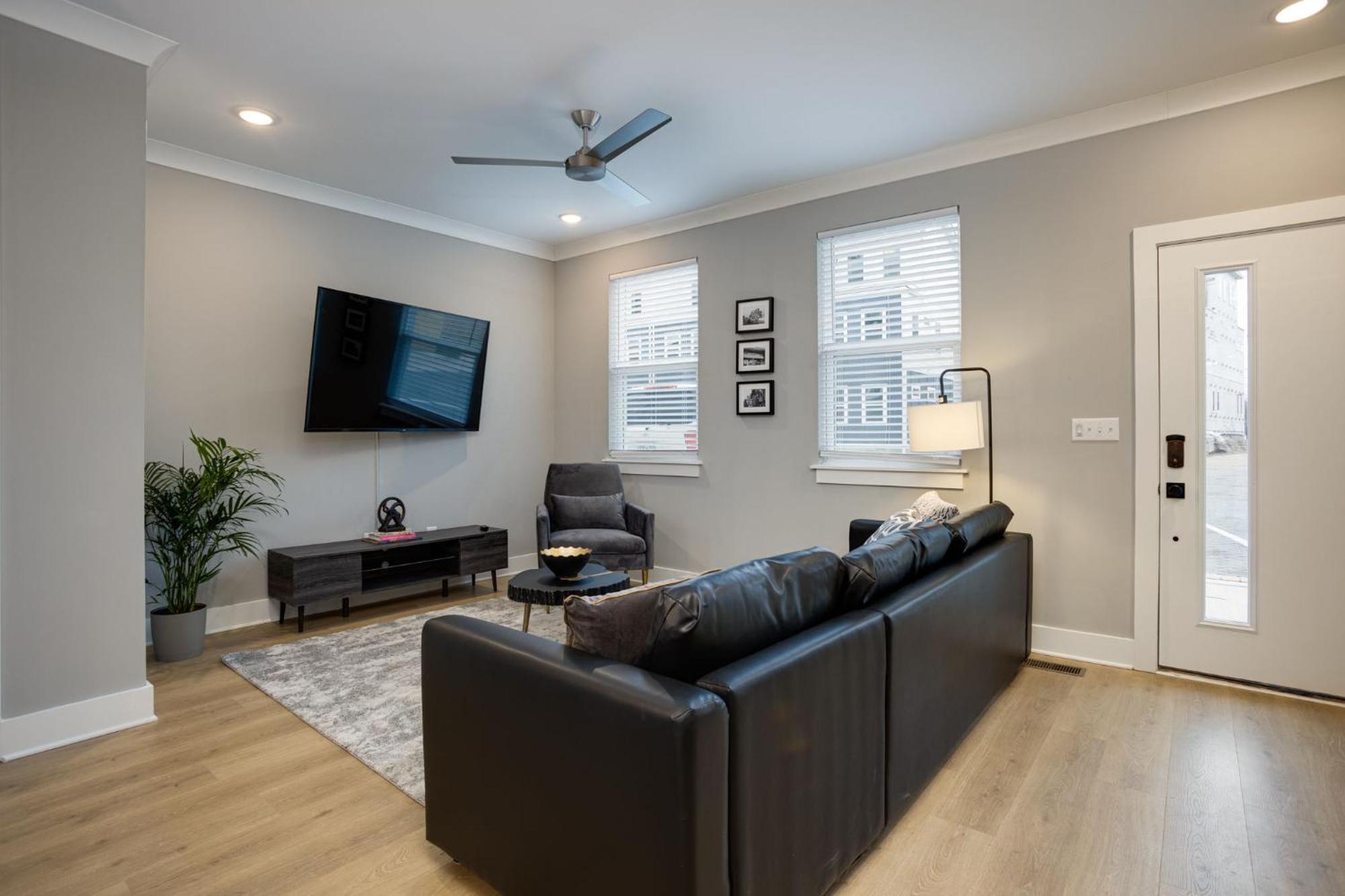 Modern Townhome, 10Min To Downtown! 8Min To Grand Ole Opry! Sleeps 8! Nashville Eksteriør bilde